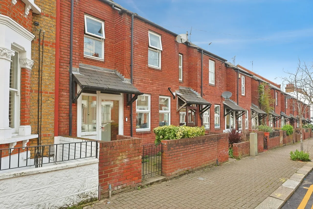 2 bed house for sale — Kathleen Road, London, SW11