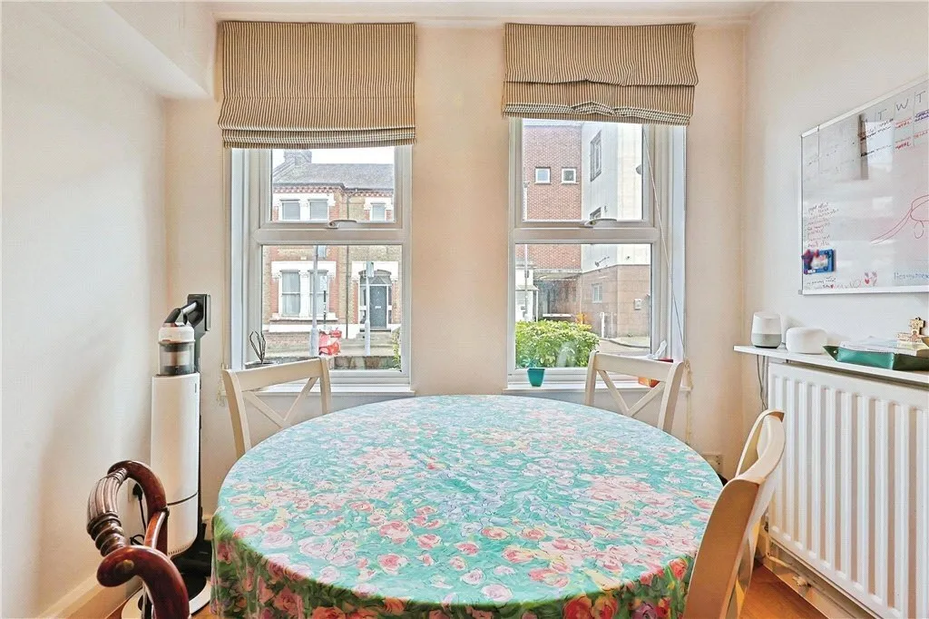 Kathleen Road, London, SW11, photo 12