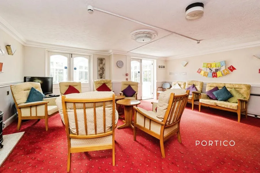 Grange Avenue, Woodford Green, IG8, photo 9