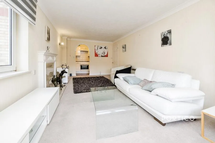 Grange Avenue, Woodford Green, IG8, photo 4