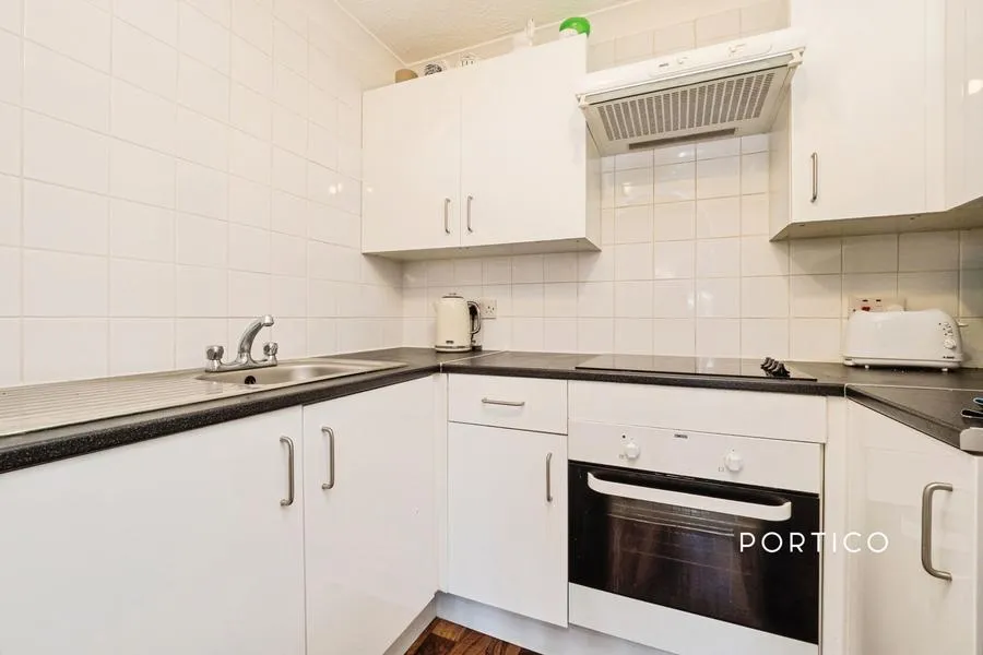 Grange Avenue, Woodford Green, IG8, photo 6