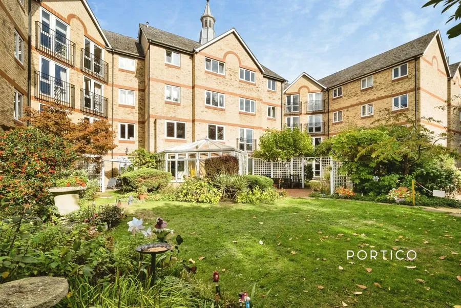Grange Avenue, Woodford Green, IG8, photo 11