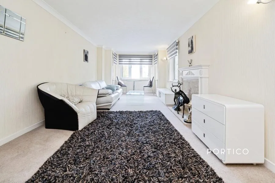 Grange Avenue, Woodford Green, IG8, photo 3