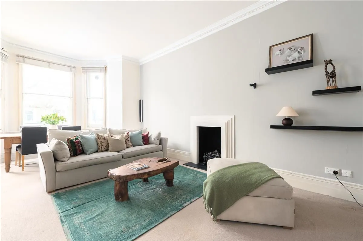 2 bed property for sale, Redcliffe Gardens, Chelsea, SW10