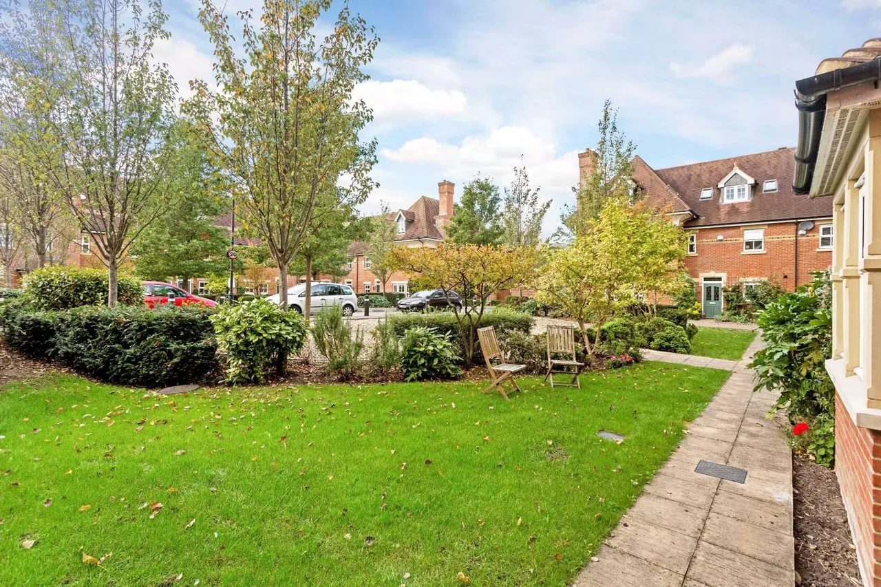 Frenchay Road, Oxford, Oxfordshire, OX2 6TF, photo 2