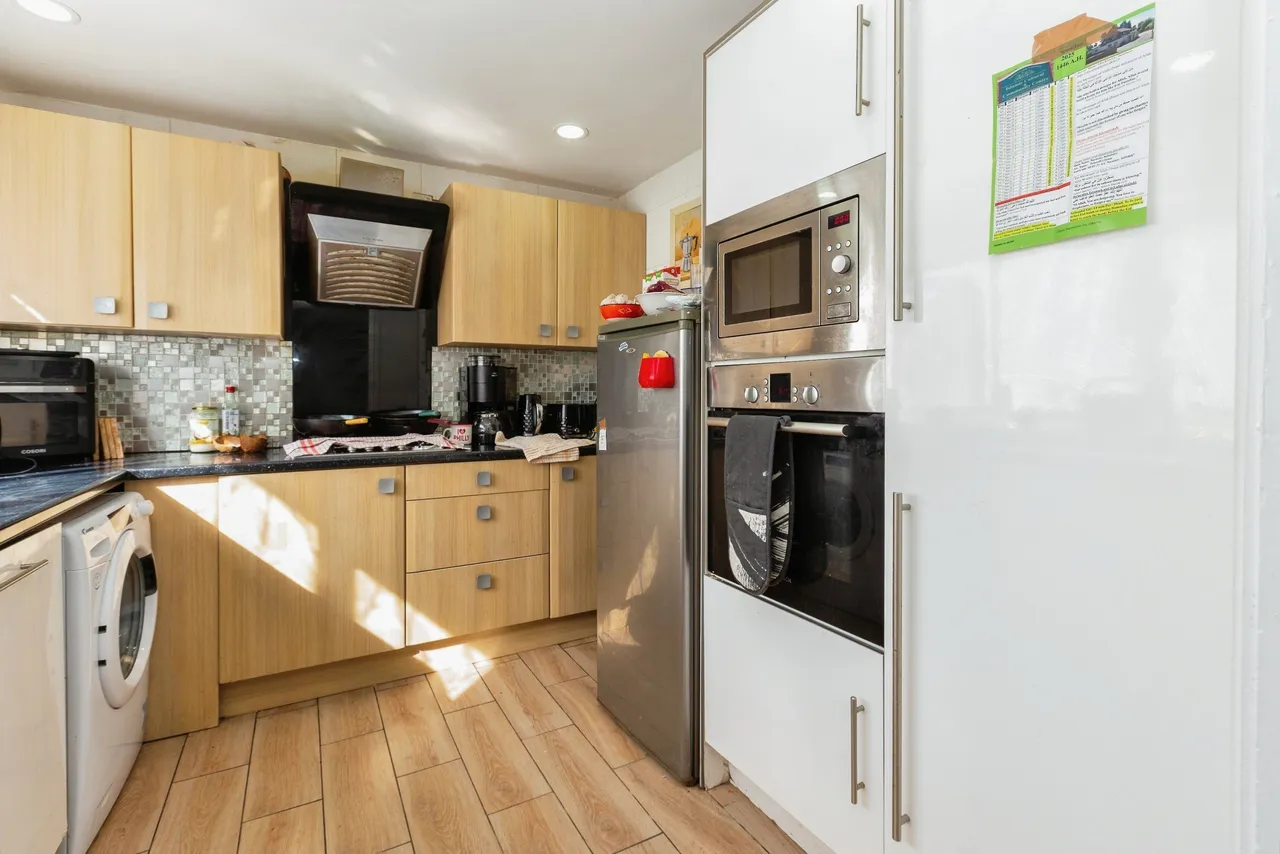 St. Annes Road, Aylesbury, Buckinghamshire, HP19, photo 5