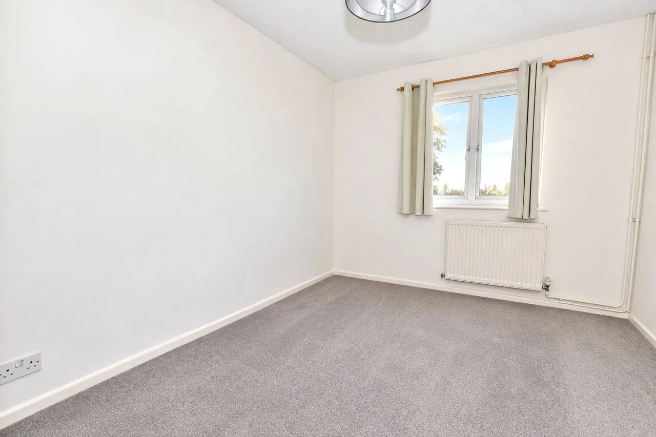 Calluna Court, Woking, GU22, photo 5