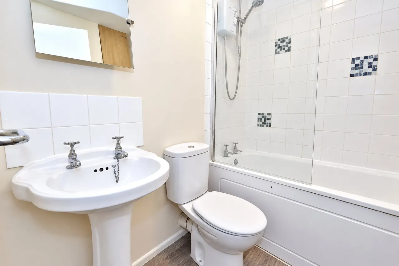 Calluna Court, Woking, GU22, photo 6