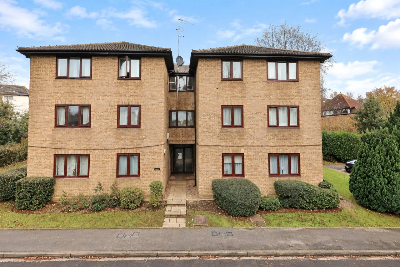 Calluna Court, Woking, GU22, photo 7