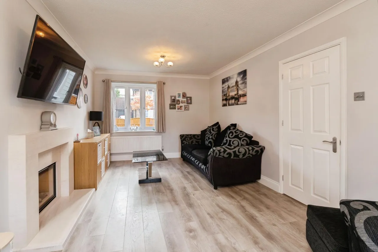 The Pines, Basildon, SS15, photo 4