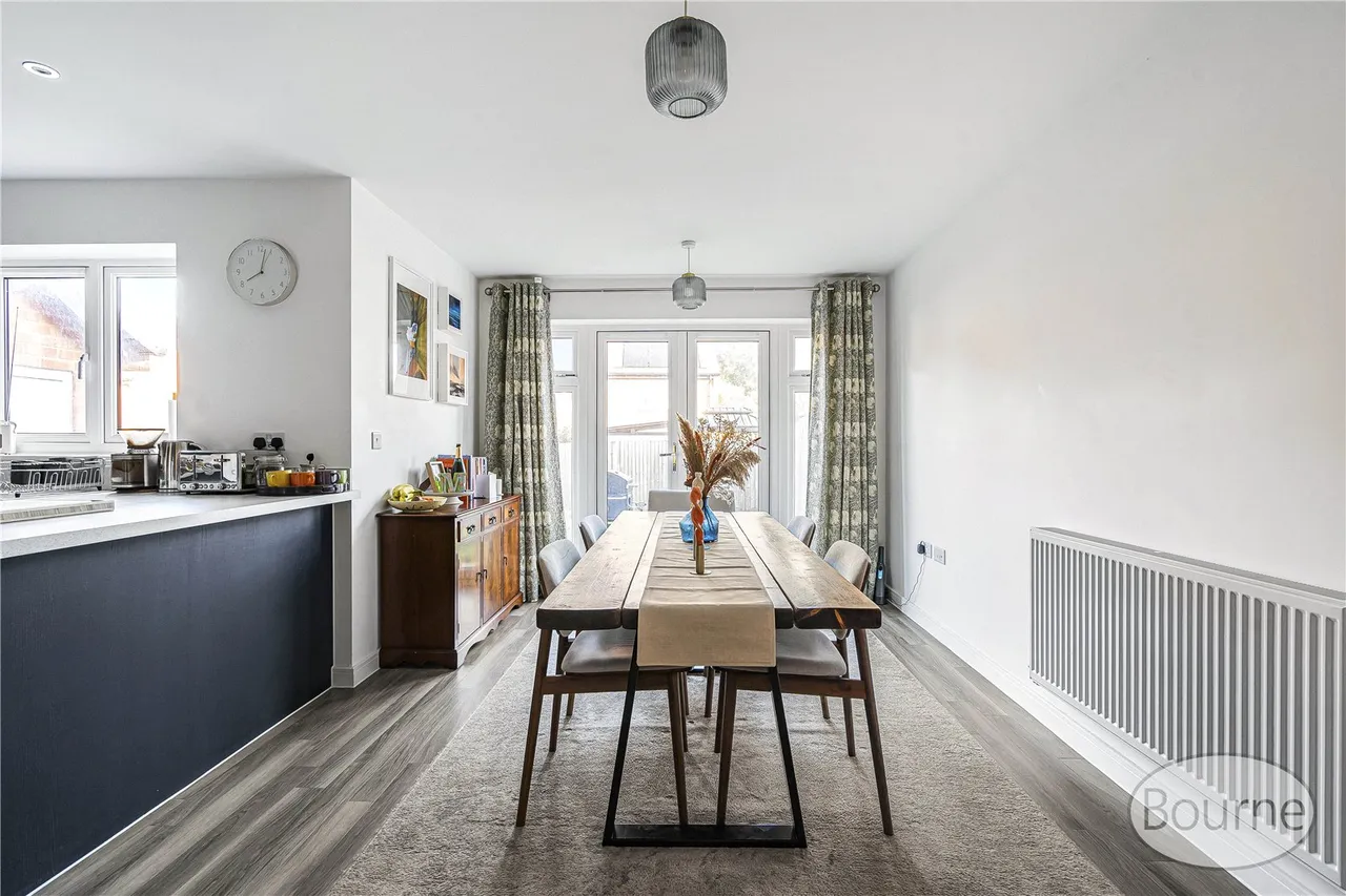 Vernon Drive, Tongham, GU10, photo 15