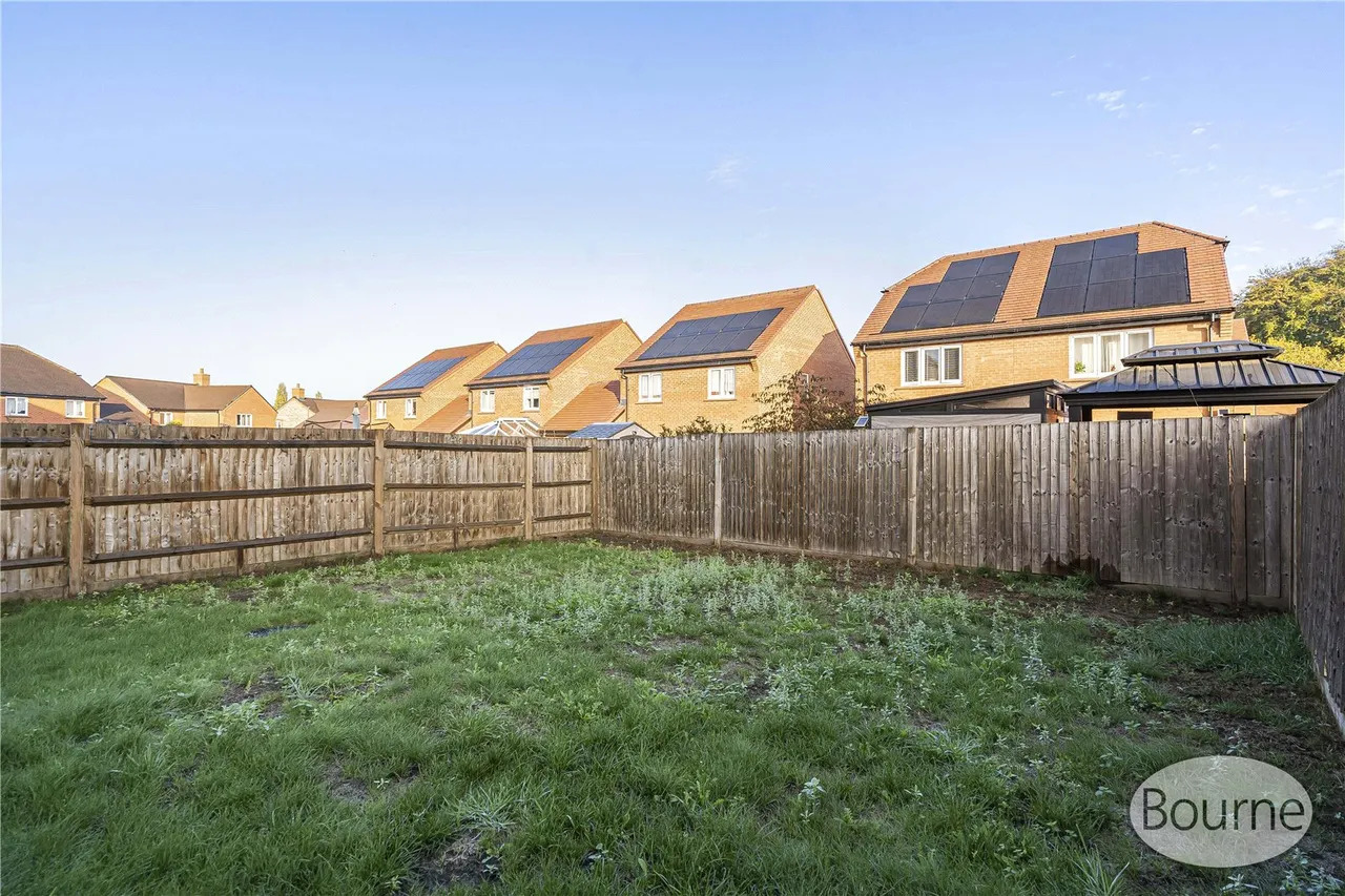 Vernon Drive, Tongham, GU10, photo 10