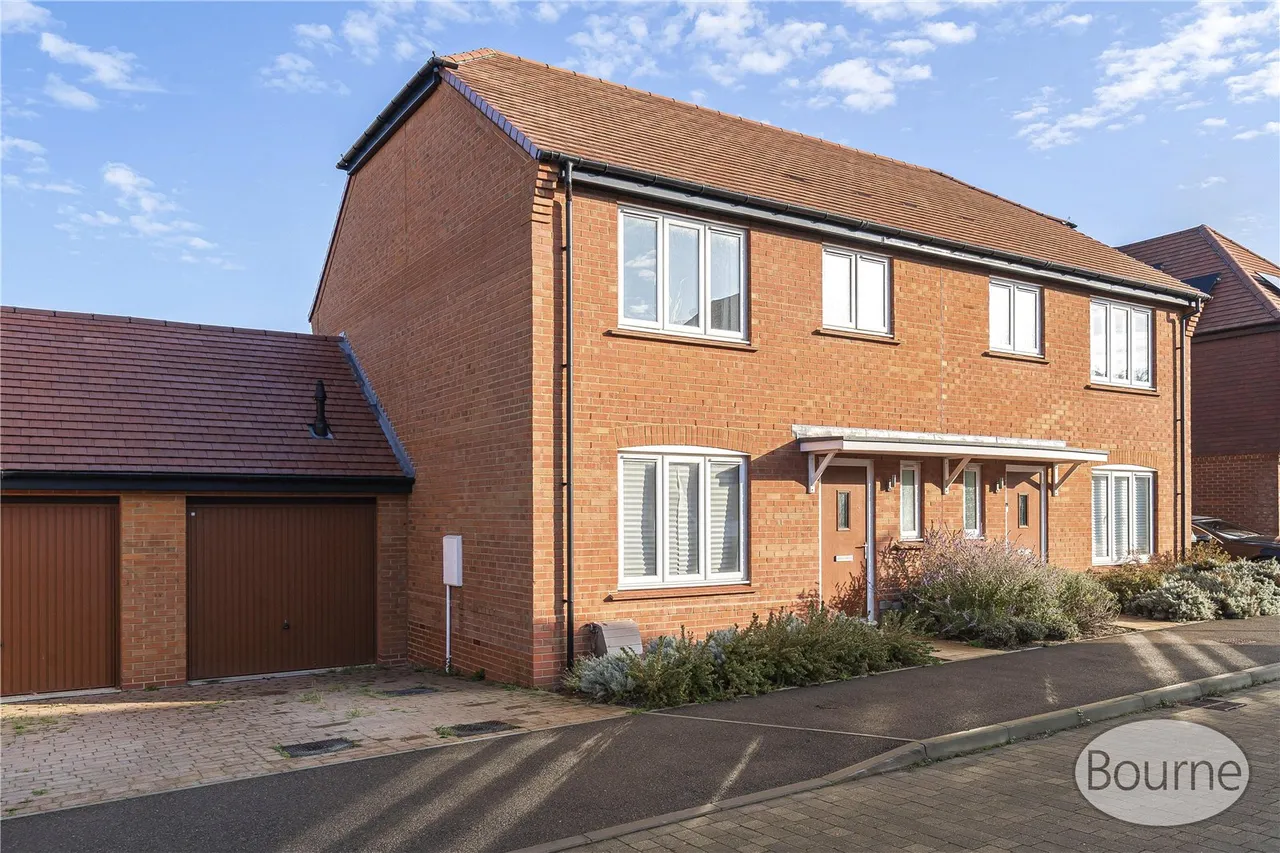 3 bed house for sale, Vernon Drive, Tongham, GU10