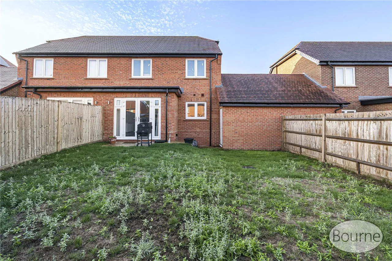 Vernon Drive, Tongham, GU10, photo 9