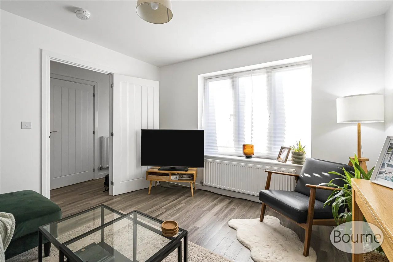 Vernon Drive, Tongham, GU10, photo 3