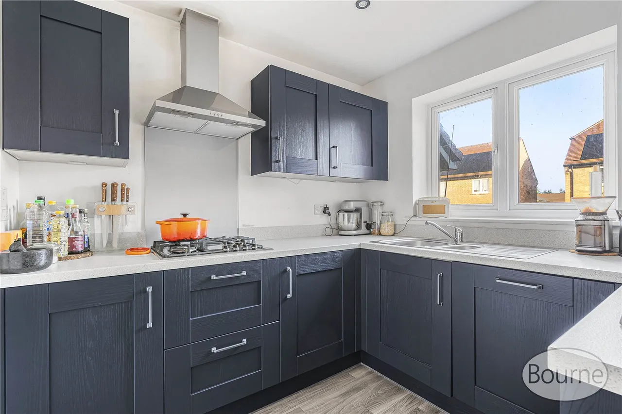 Vernon Drive, Tongham, GU10, photo 14