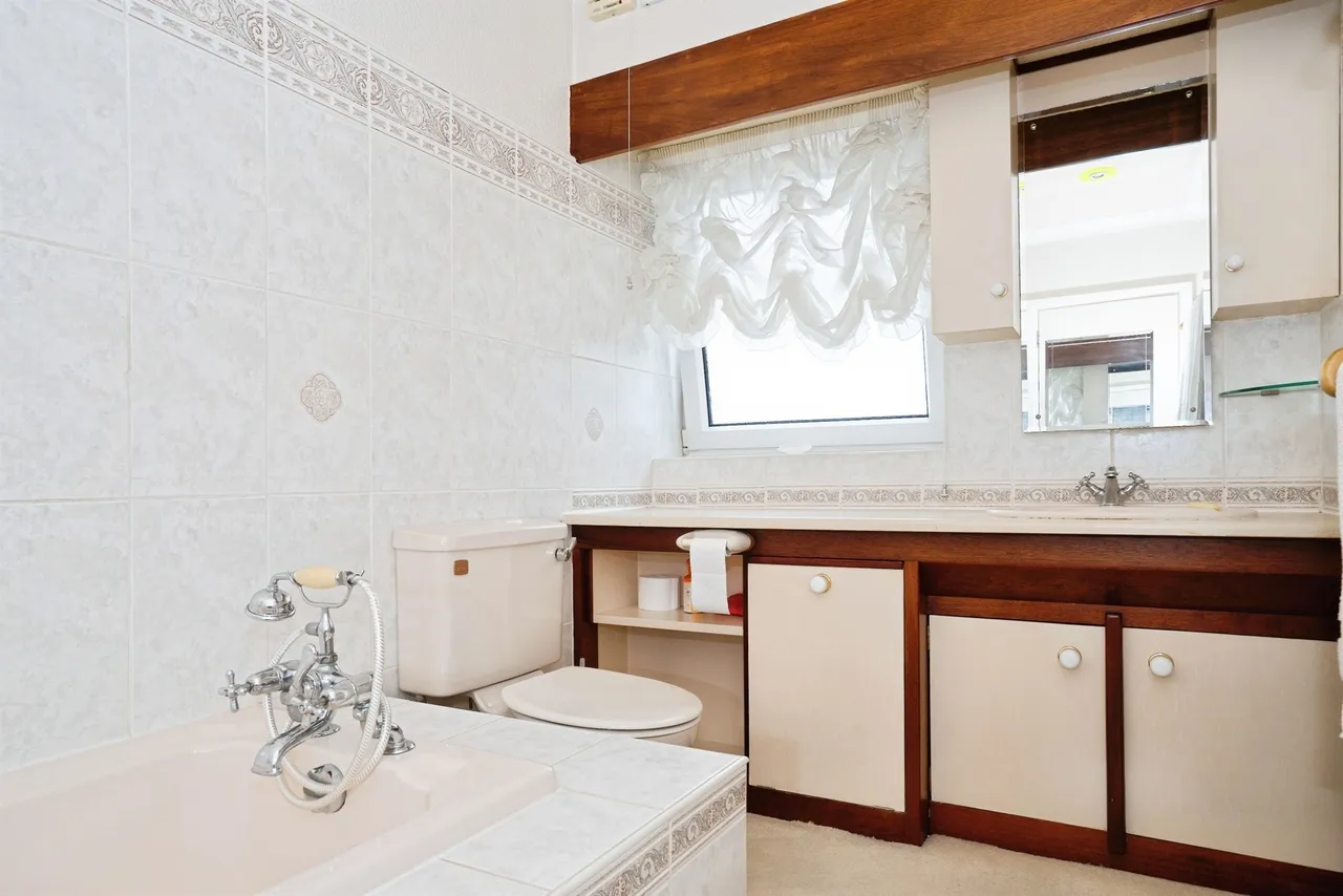 The Esplanade, Telscombe Cliffs, BN10, photo 16