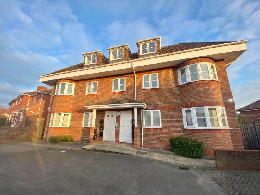 2 bed flat to rent — Beaumont Court, Melton Crescent, Horfield