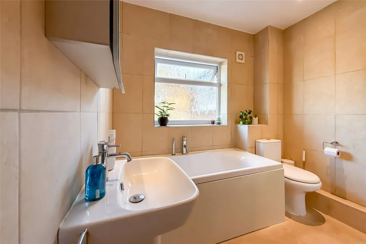 Bloomfield Road, Harpenden, Hertfordshire, AL5 4DB, photo 11