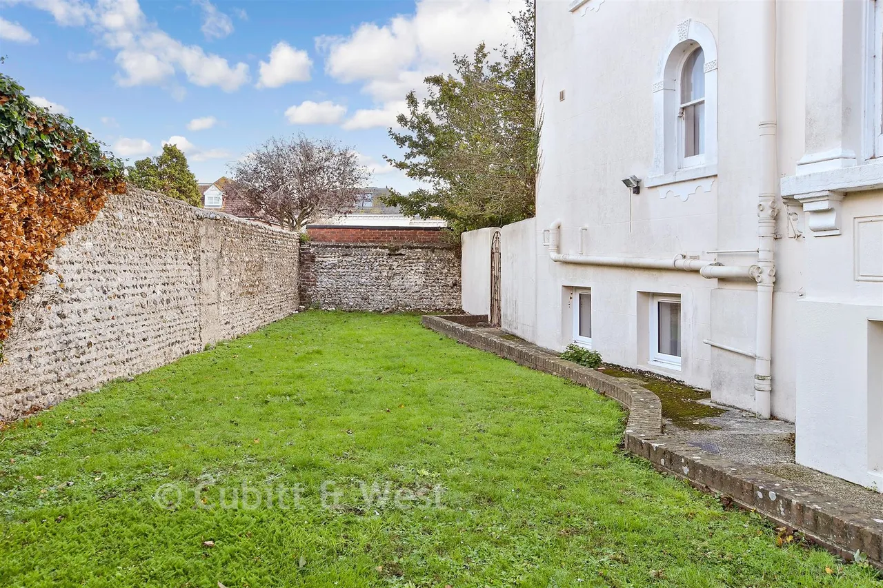 Farncombe Road, Worthing, BN11, photo 10