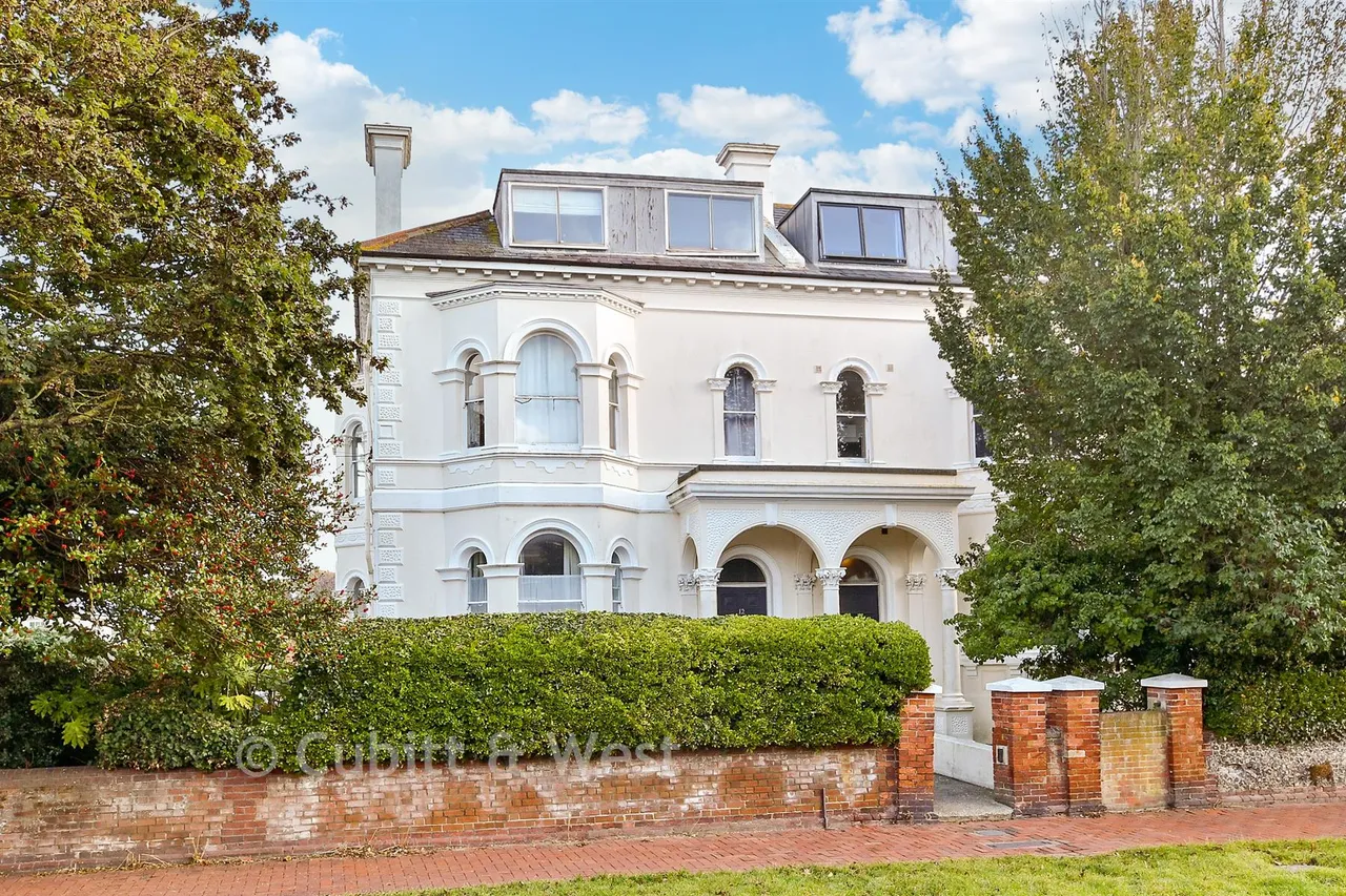 1 bed flat for sale, Farncombe Road, Worthing, BN11
