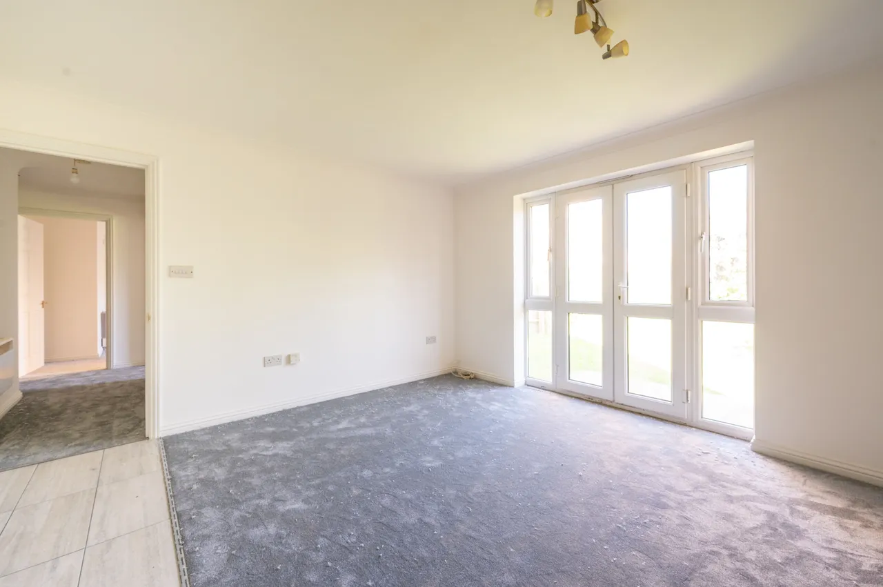 2 bed flat for sale — 4 Luton Road, London