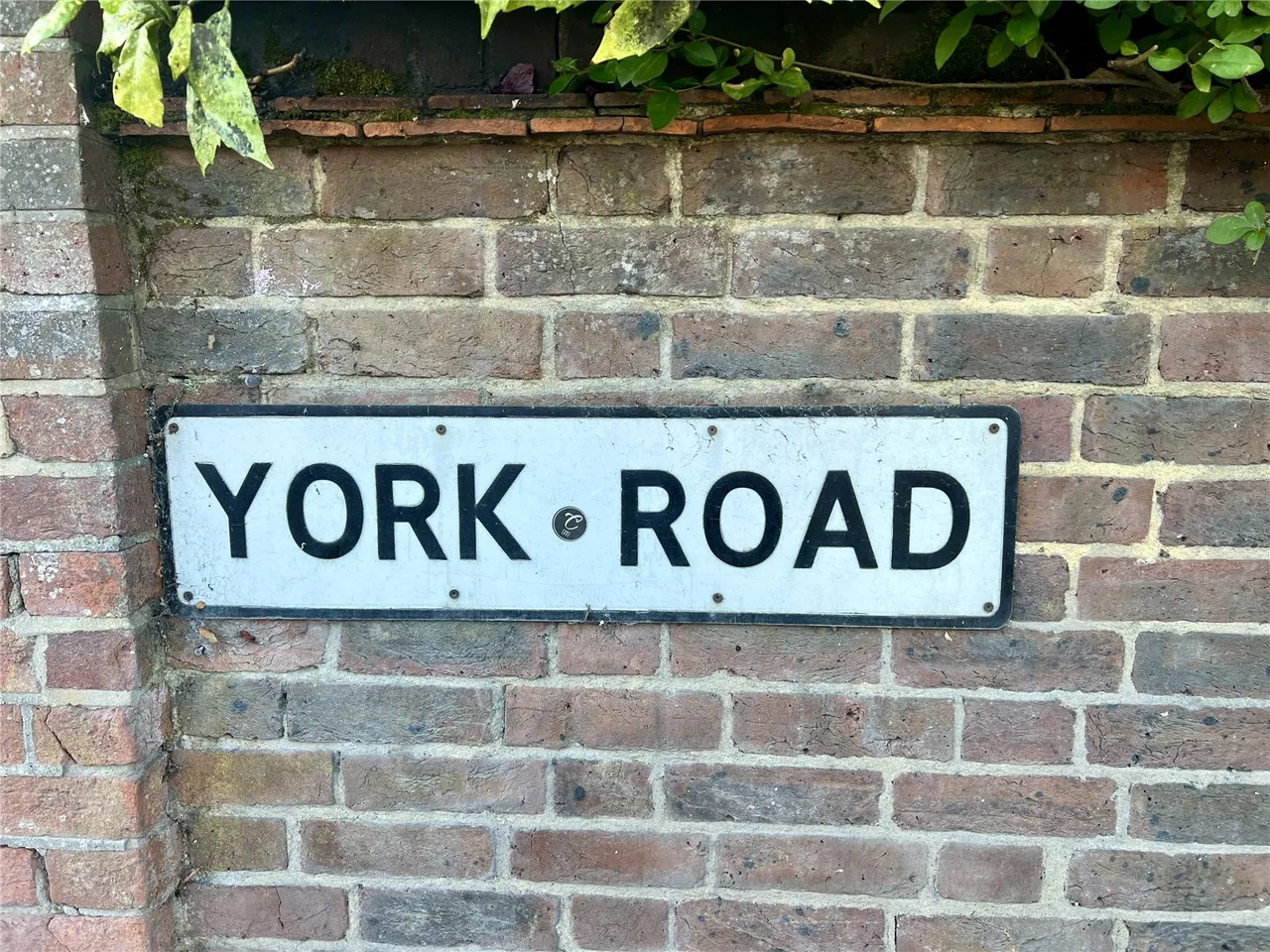 York Road, Guildford, GU1, photo 7