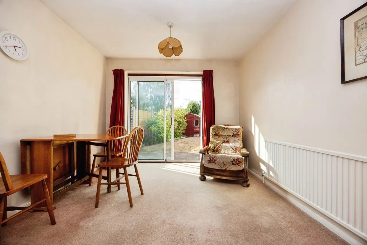 Weydown Close, Guildford, GU2, photo 3