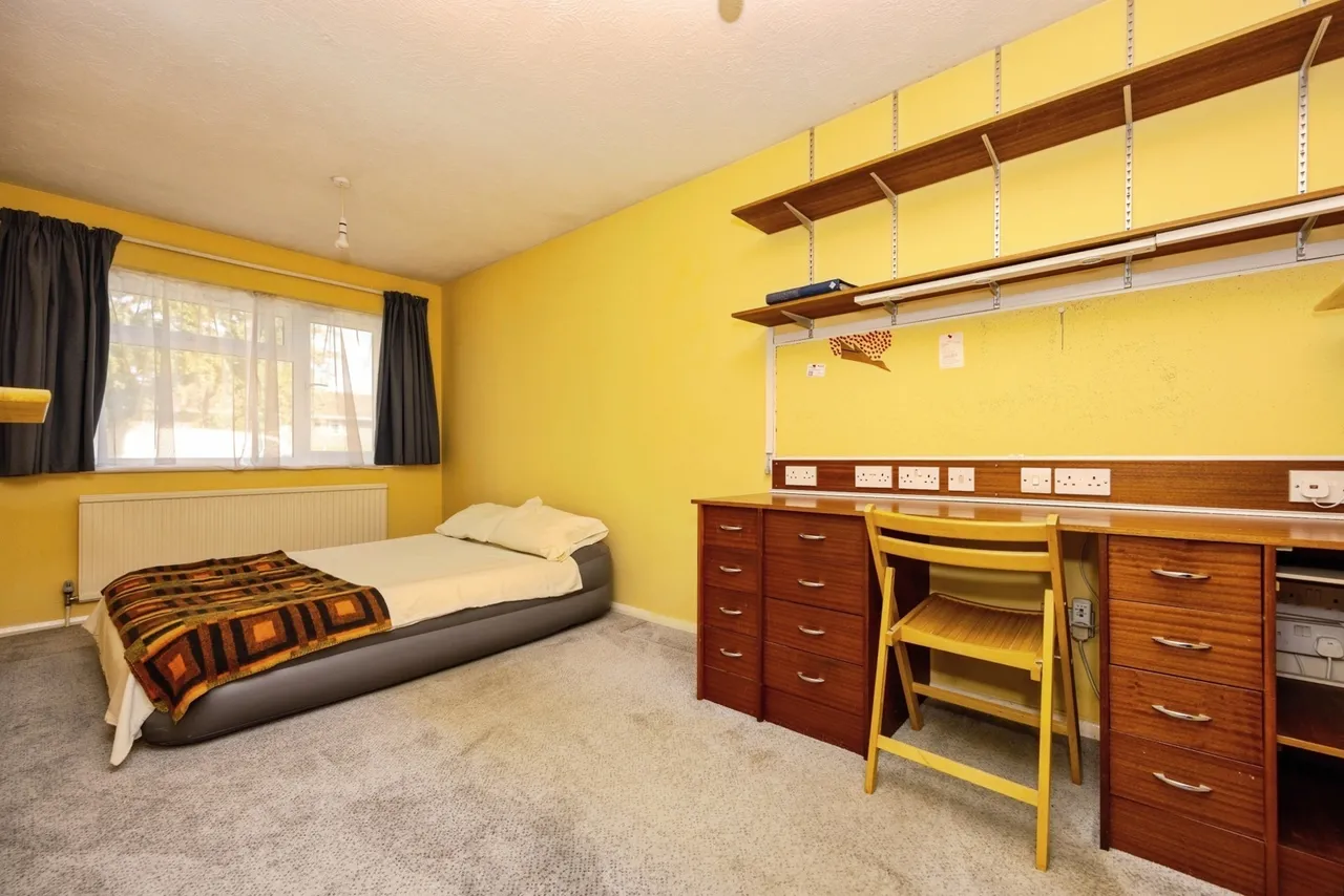 Weydown Close, Guildford, GU2, photo 7