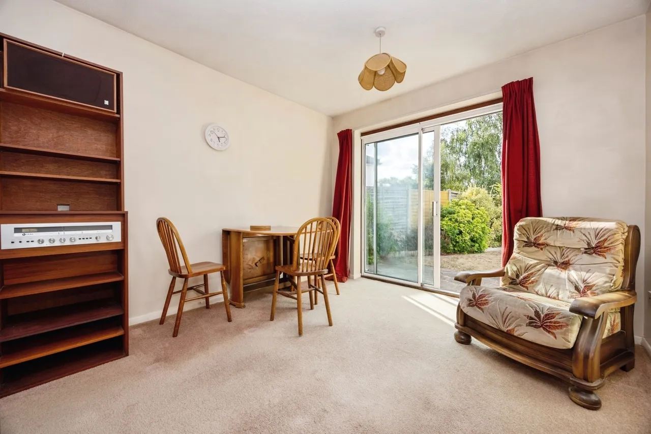 Weydown Close, Guildford, GU2, photo 9