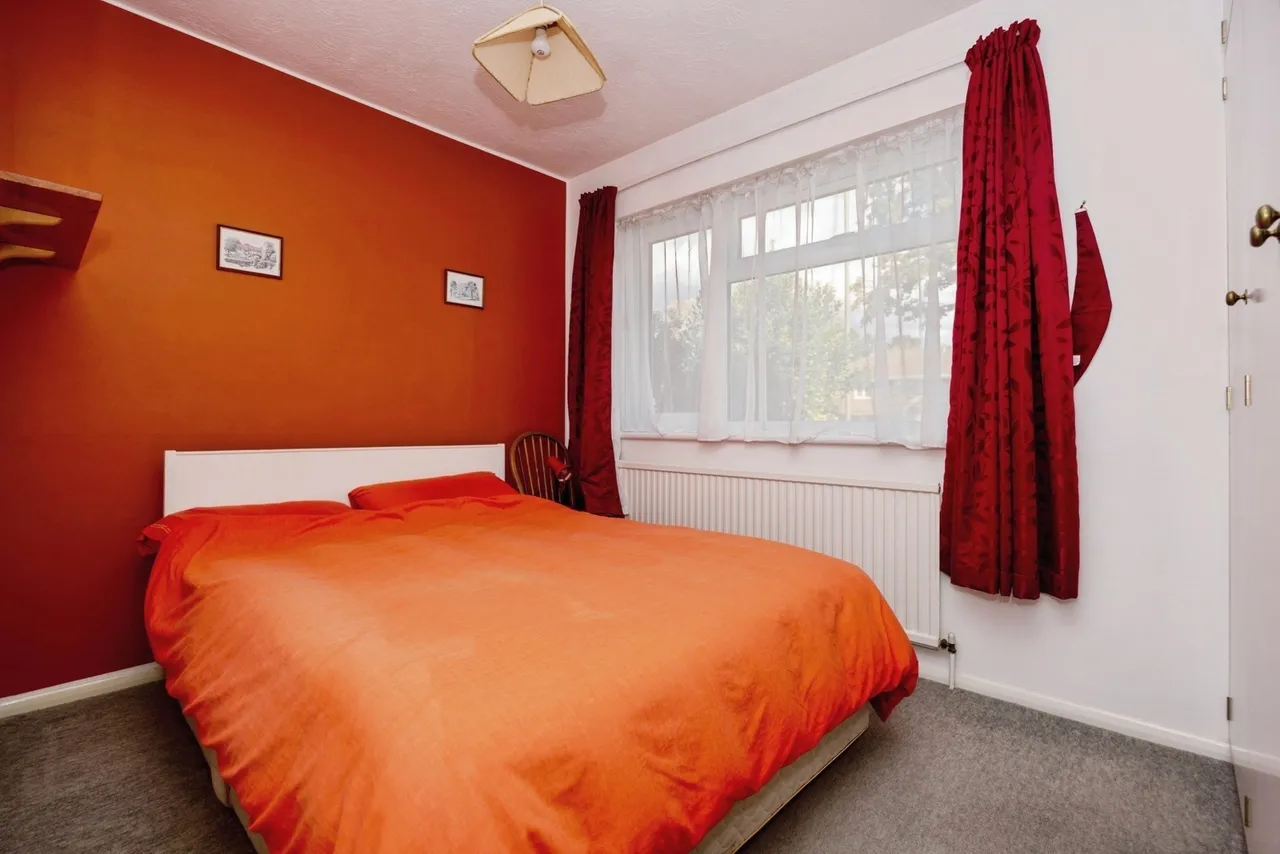 Weydown Close, Guildford, GU2, photo 5