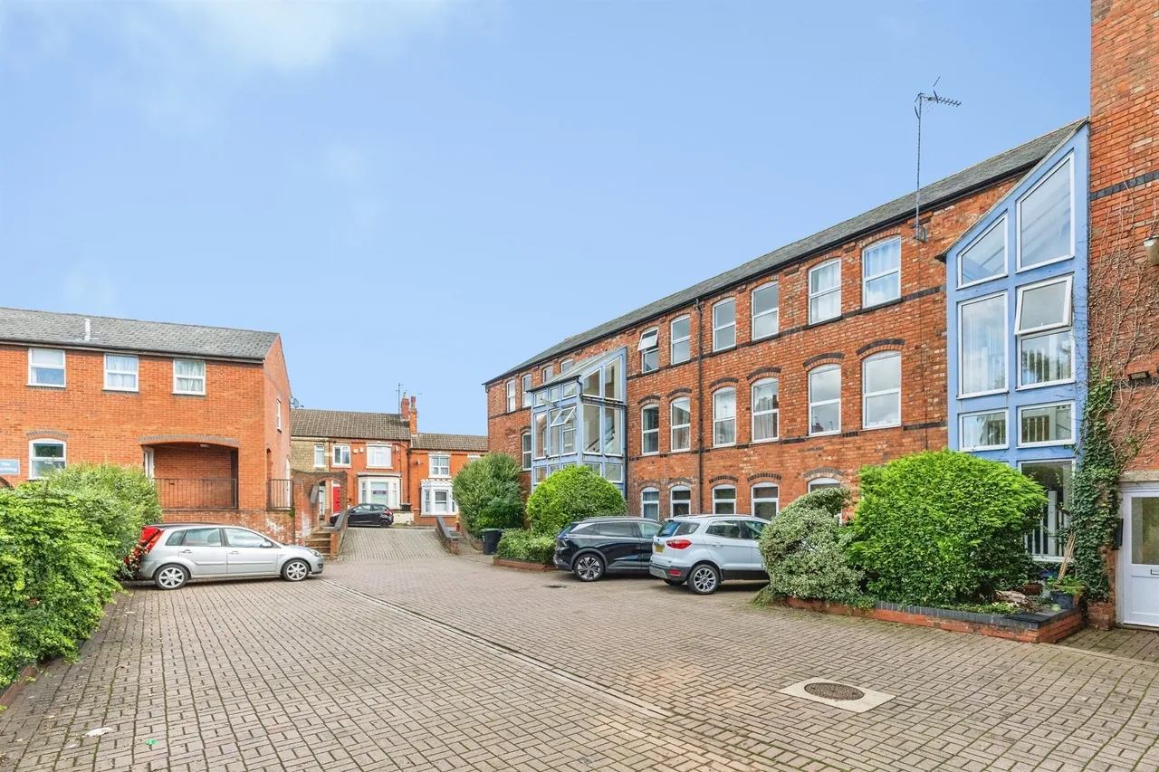 Scarborough Street, Wellingborough, NN9, photo 4