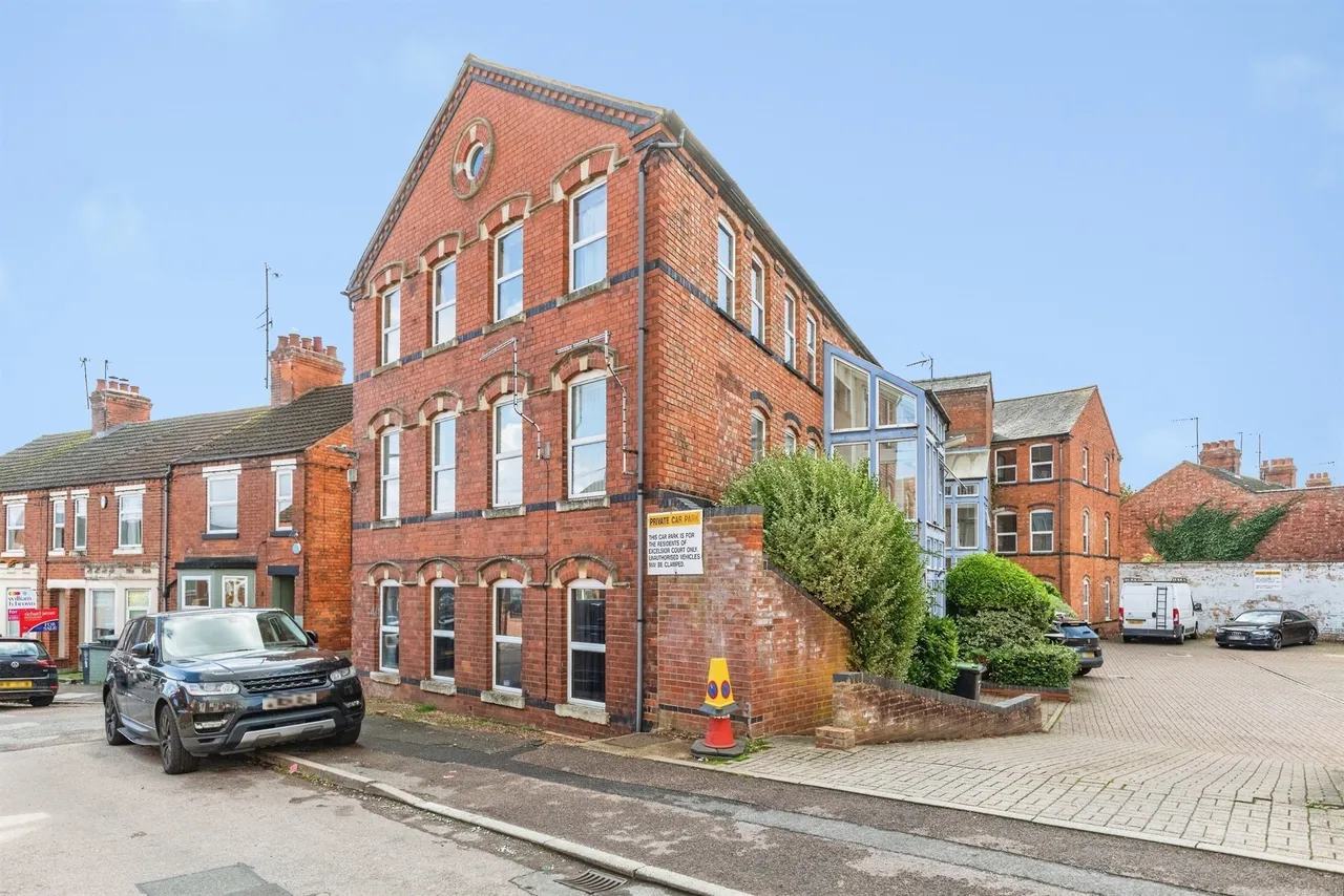 Scarborough Street, Wellingborough, NN9, photo 5