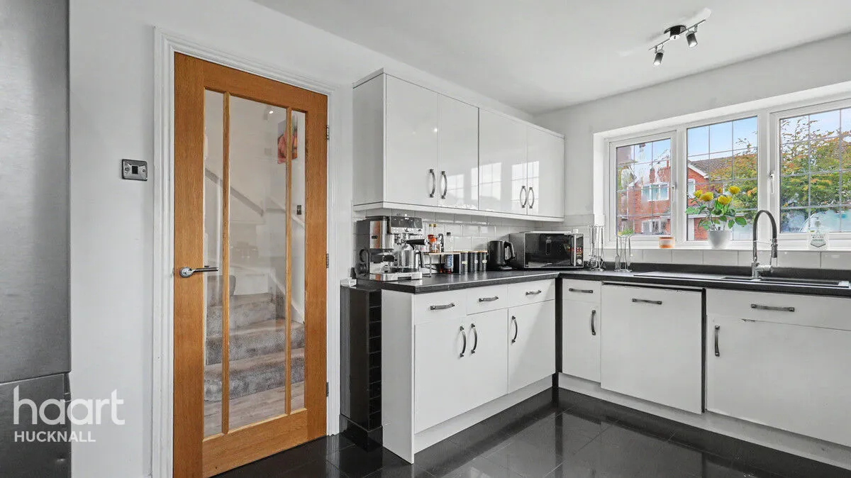 Burrow Walk, Nottingham, NG17, photo 4