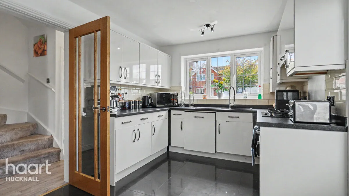 Burrow Walk, Nottingham, NG17, photo 2