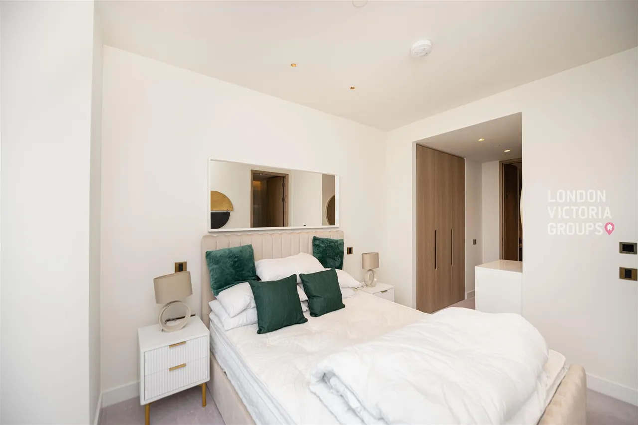 Nine Elms Lane, London, photo 8