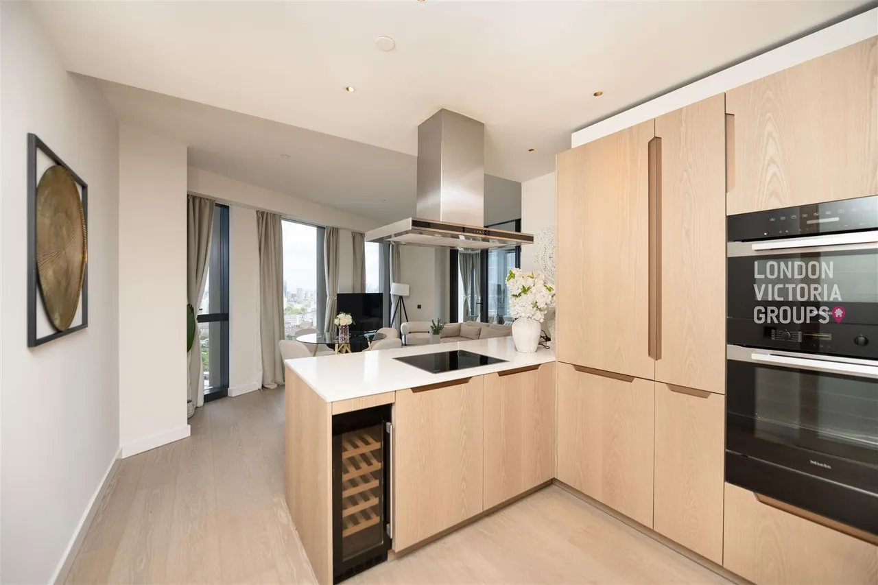 Nine Elms Lane, London, photo 6