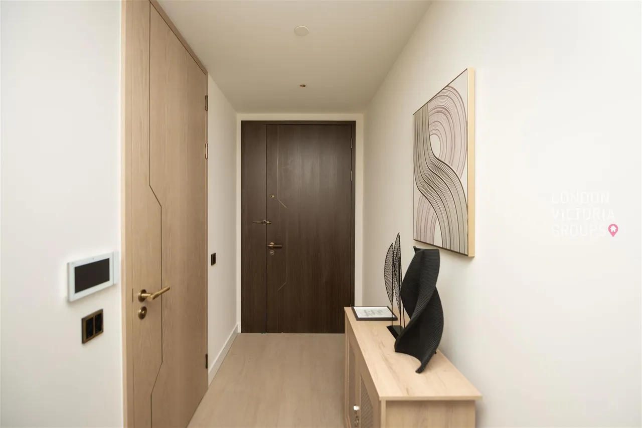 Nine Elms Lane, London, photo 17