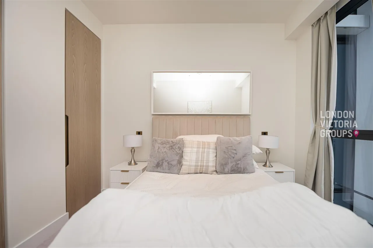 Nine Elms Lane, London, photo 14