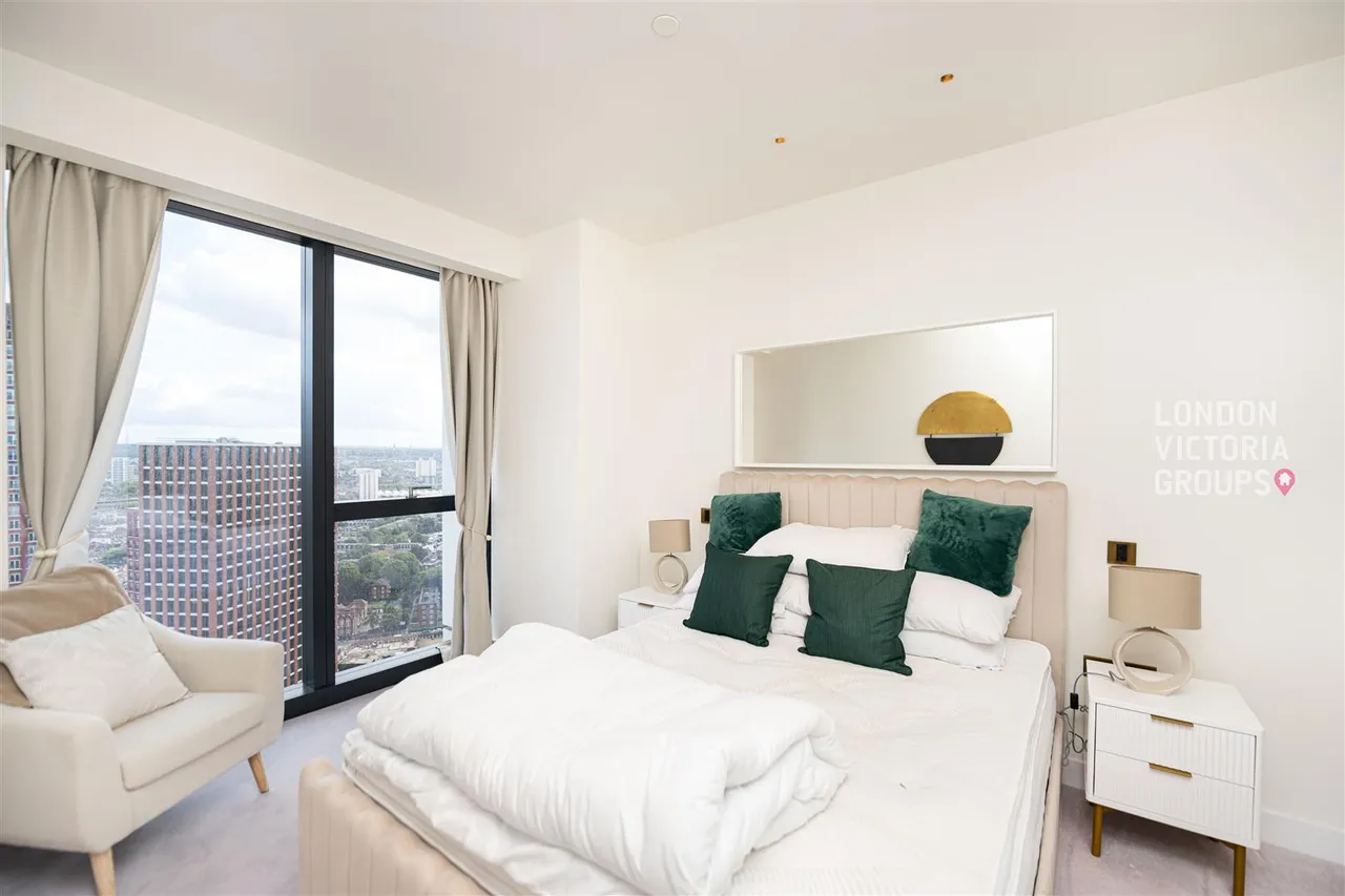 Nine Elms Lane, London, photo 9