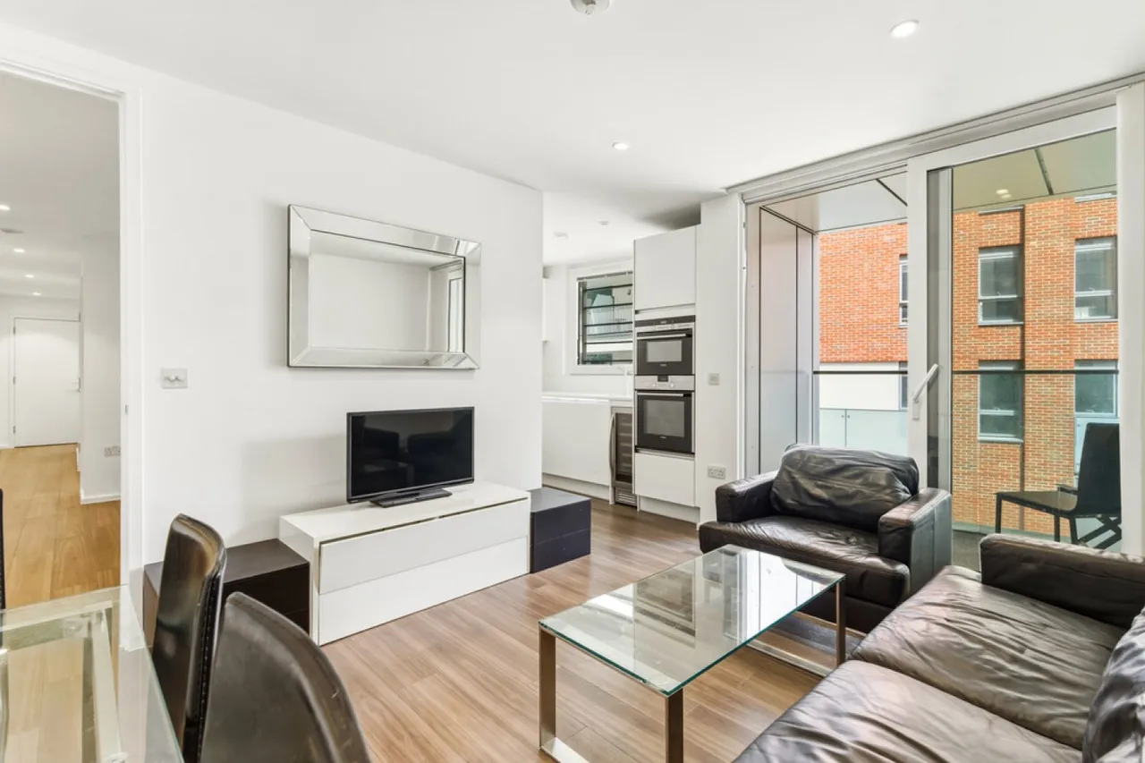 3 bed flat for sale, Buckhold Road, Wandsworth, SW18