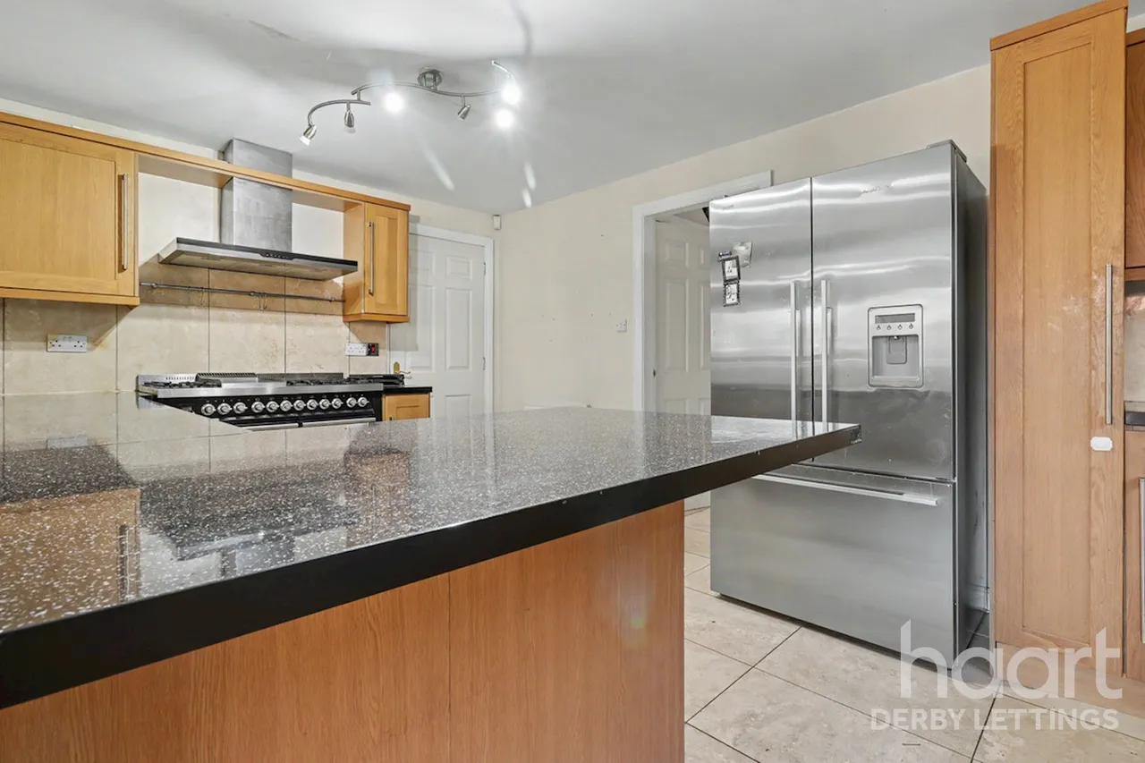 Copse Grove, LE11, photo 12