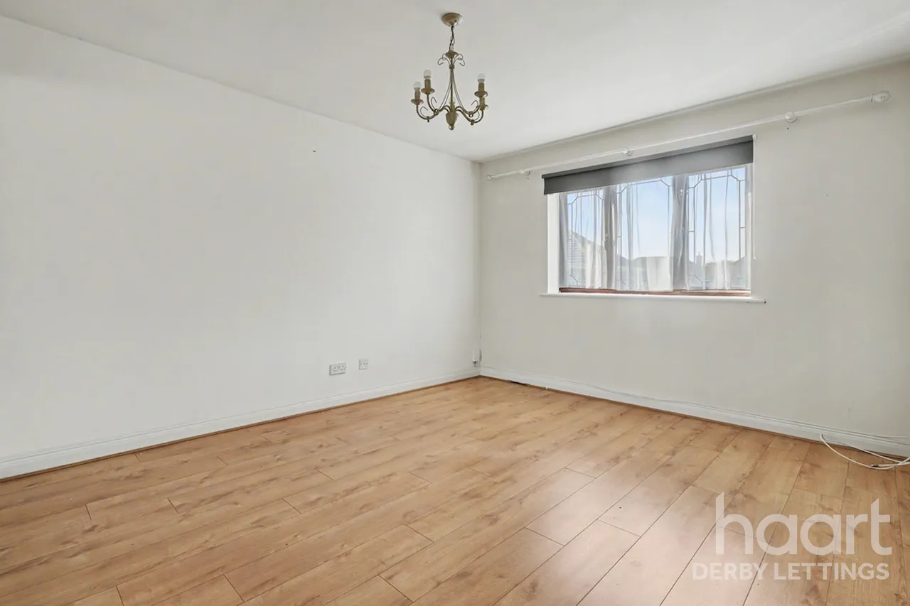 Copse Grove, LE11, photo 15