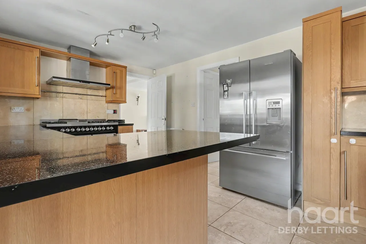 Copse Grove, LE11, photo 9