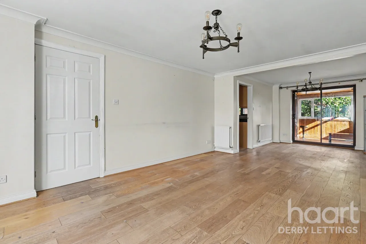 Copse Grove, LE11, photo 3