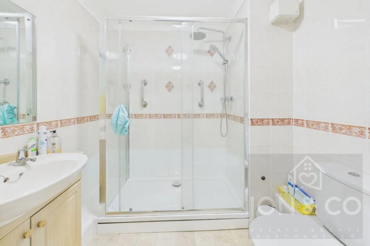 Harlestone Road, NN5, photo 9