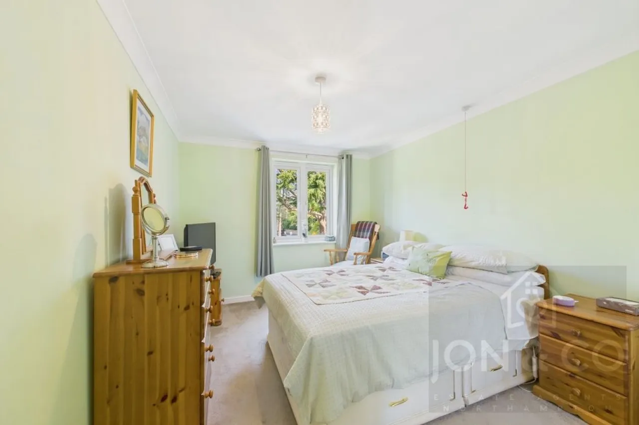 Harlestone Road, NN5, photo 6