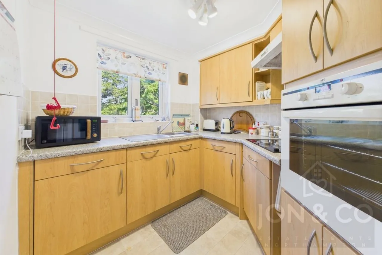 Harlestone Road, NN5, photo 5