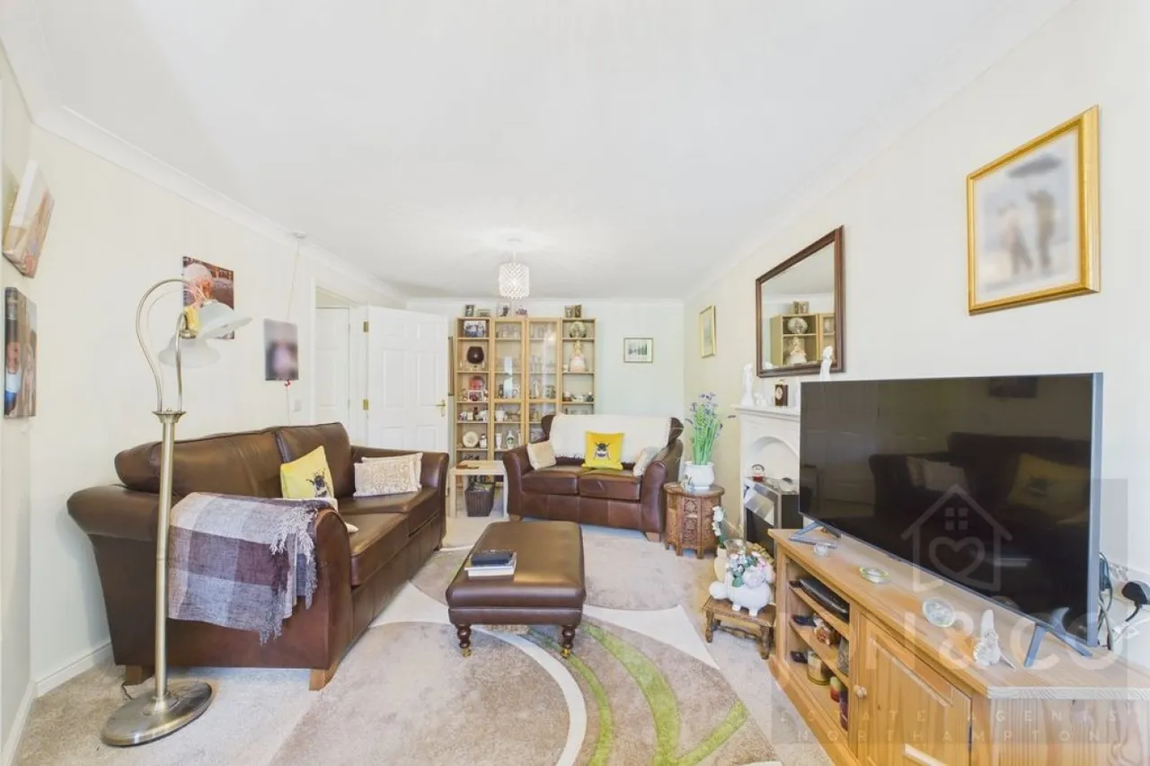 Harlestone Road, NN5, photo 4