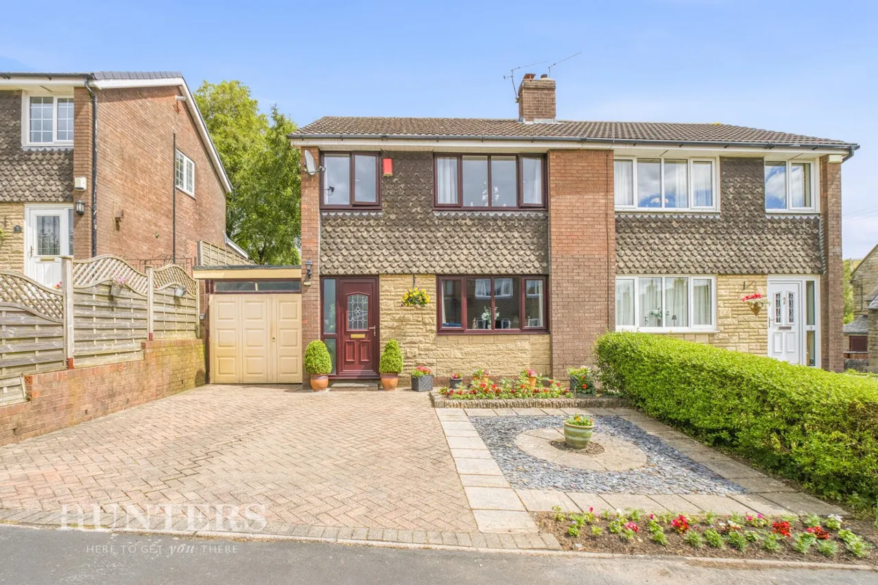 3 bed house for sale, Chelburn View, Littleborough, OL15